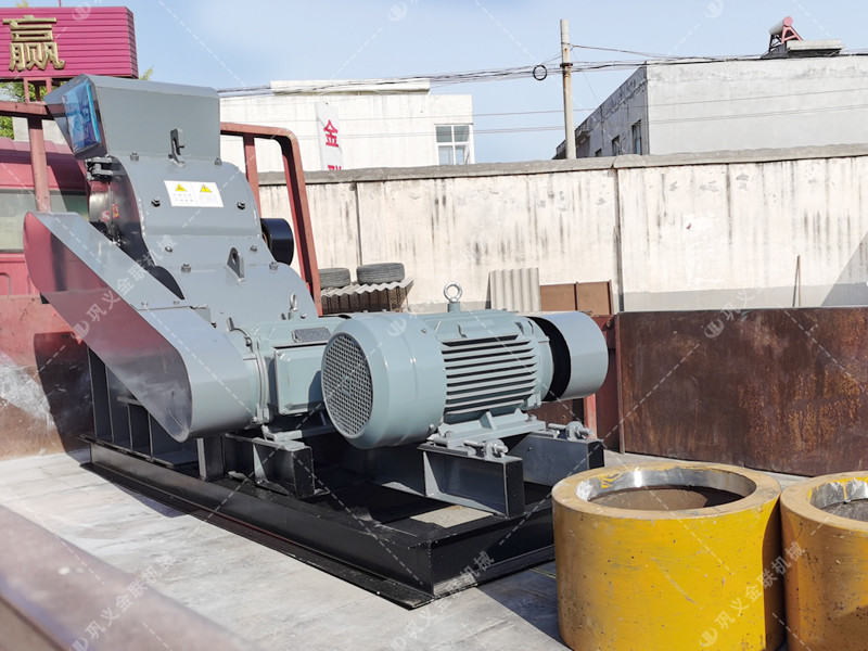 46小型雙級粉碎機(jī)和破碎機(jī)易損件發(fā)貨