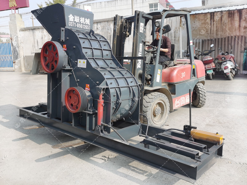 雙級粉碎機發往廣東破碎高嶺土