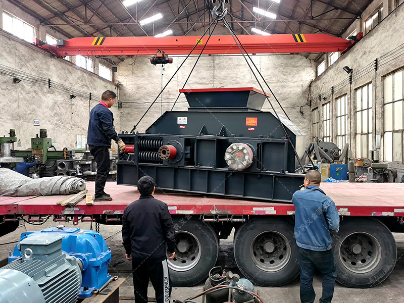 2PG1208對輥破碎機(jī)發(fā)往河南洛陽