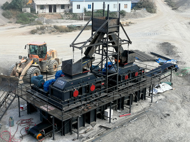 時(shí)產(chǎn)100噸瓜米石對(duì)輥制砂機(jī)有哪些型號(hào)？價(jià)格多少？