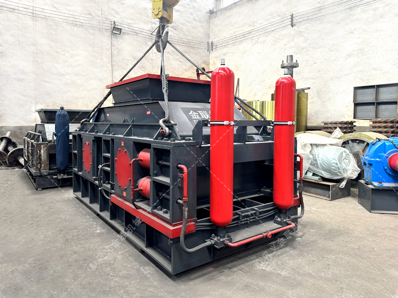 砂石級配不合理拖垮混凝土質(zhì)量？液壓對輥制砂機能否破解這一難題？